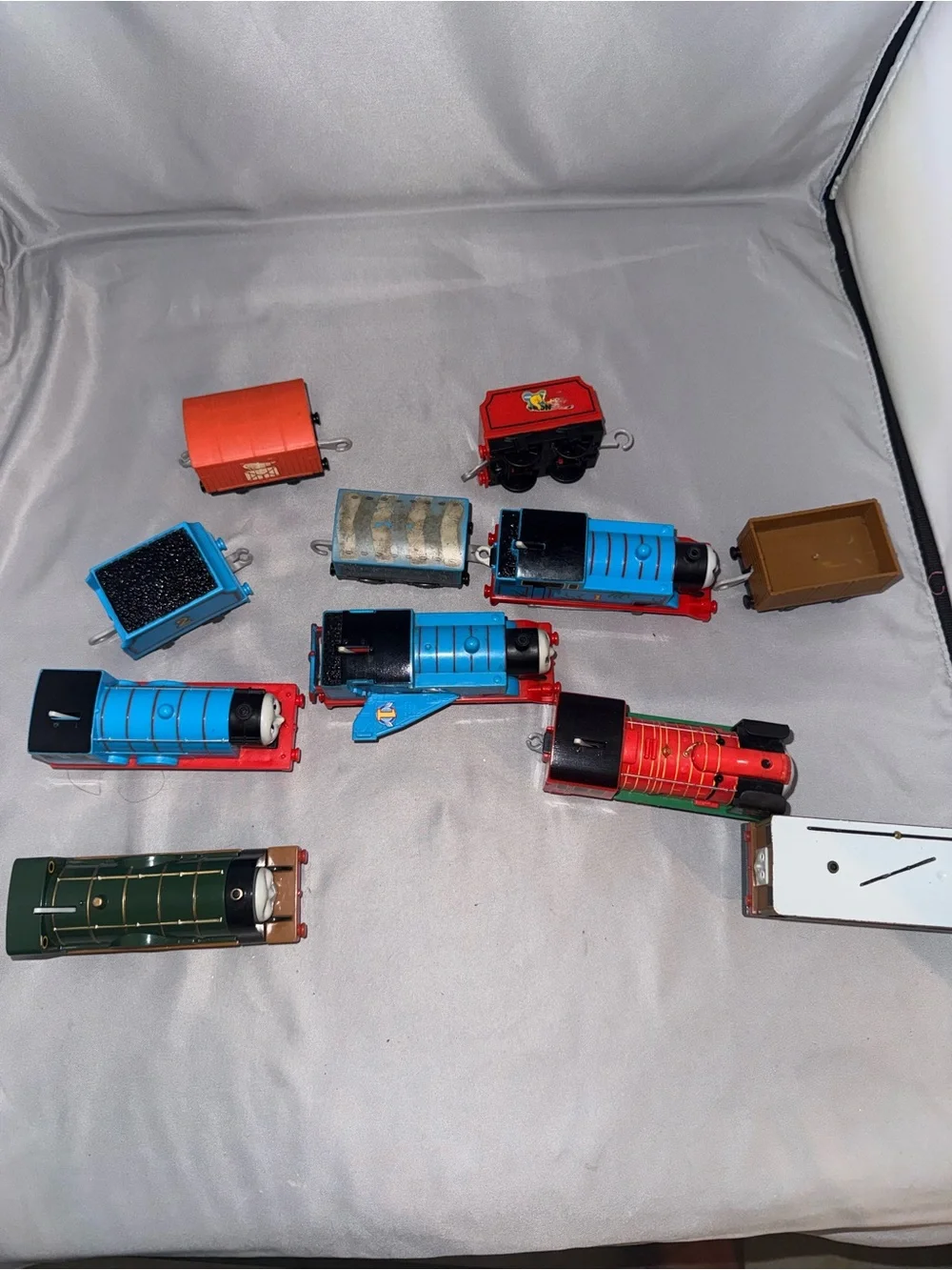 LOT OF 11 PIECES TOMY THOMAS & FRIENDS TRACKMASTER TRAINS from 2013